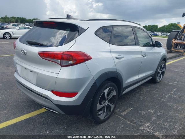 Photo 3 VIN: KM8J33A22JU653237 - HYUNDAI TUCSON 