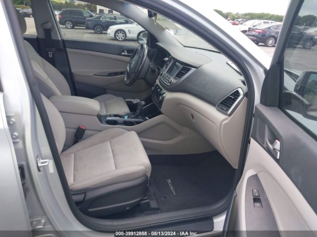 Photo 4 VIN: KM8J33A22JU653237 - HYUNDAI TUCSON 