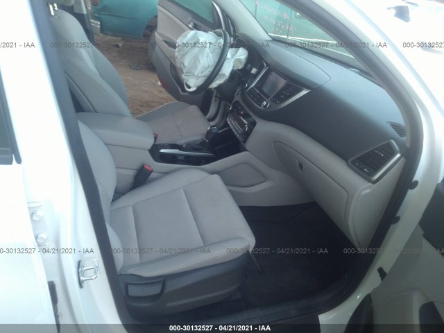 Photo 4 VIN: KM8J33A22JU666585 - HYUNDAI TUCSON 