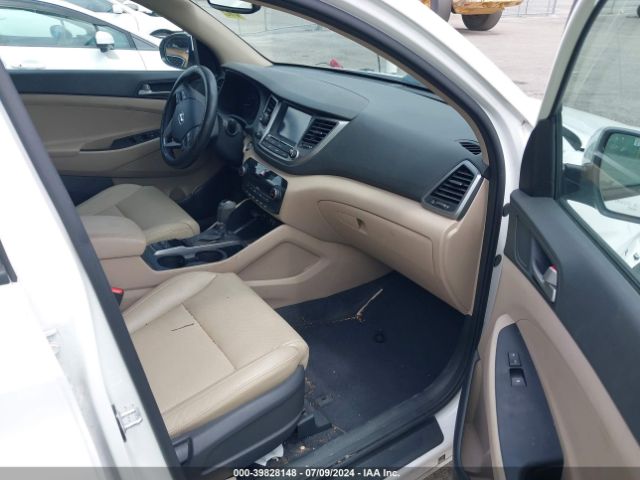 Photo 4 VIN: KM8J33A22JU706566 - HYUNDAI TUCSON 