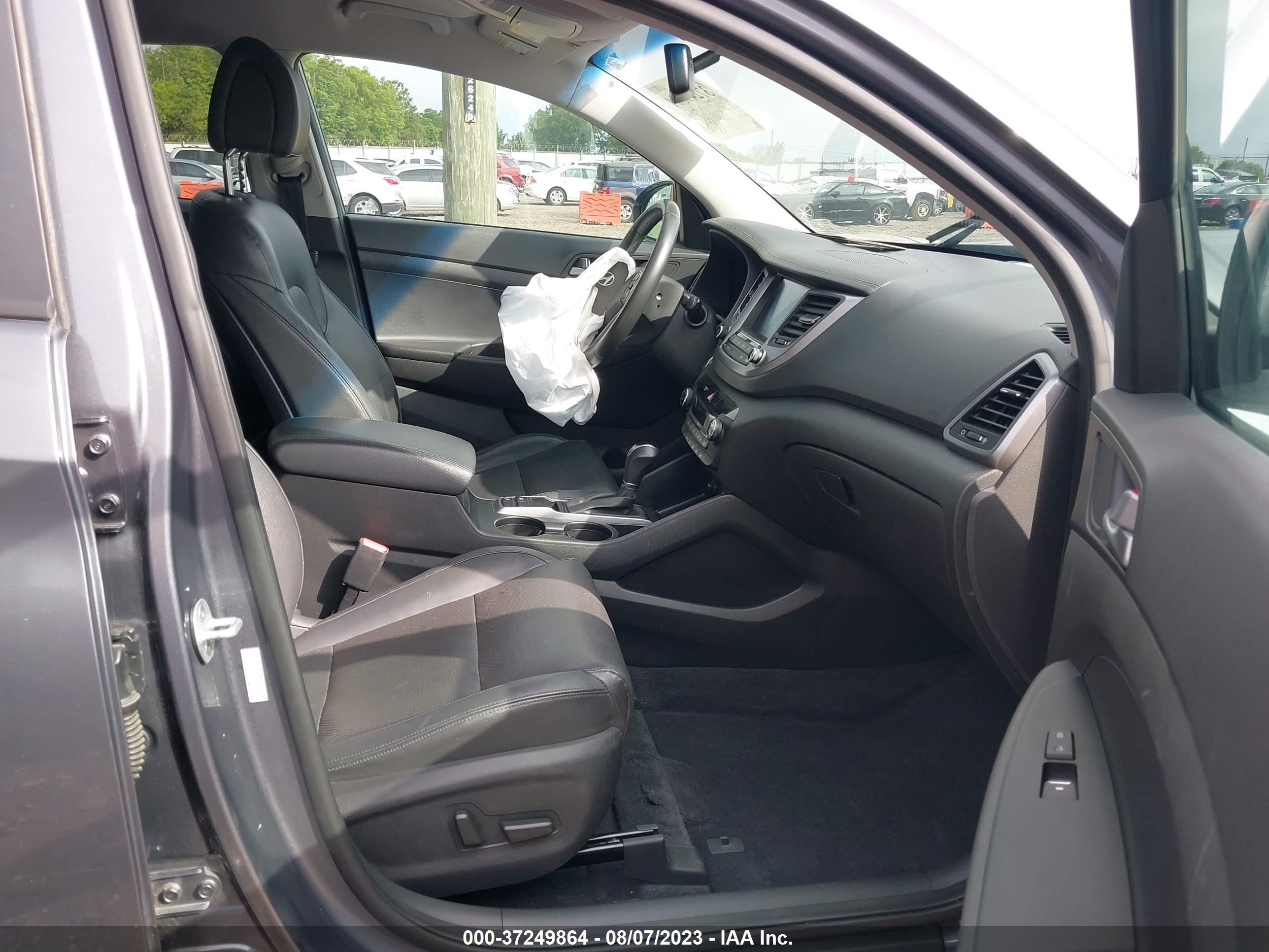 Photo 4 VIN: KM8J33A23GU216758 - HYUNDAI TUCSON 