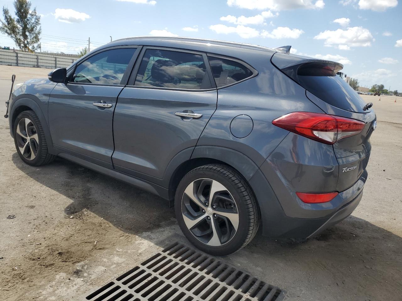 Photo 1 VIN: KM8J33A23GU222723 - HYUNDAI TUCSON 