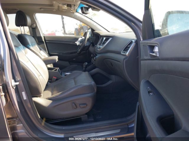 Photo 4 VIN: KM8J33A23HU324105 - HYUNDAI TUCSON 