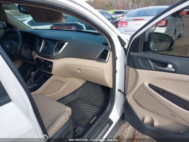 Photo 4 VIN: KM8J33A23JU801265 - HYUNDAI TUCSON 