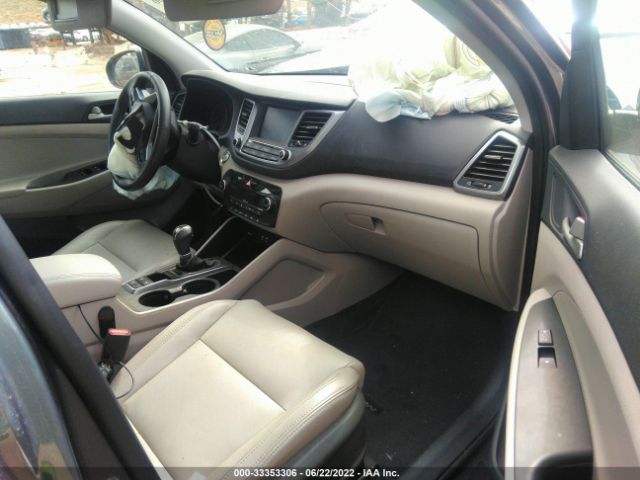 Photo 4 VIN: KM8J33A23JU805073 - HYUNDAI TUCSON 