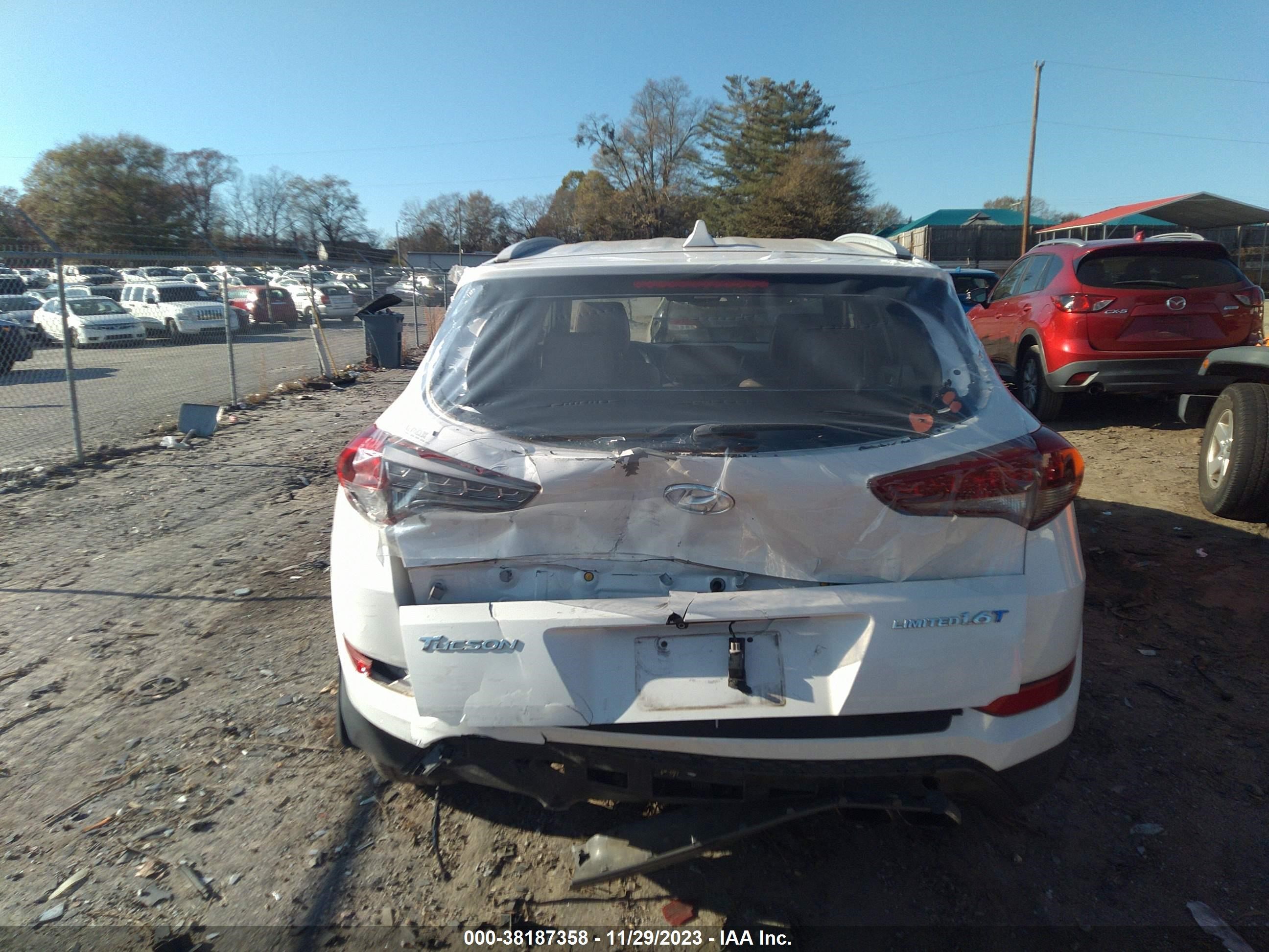 Photo 15 VIN: KM8J33A24GU030002 - HYUNDAI TUCSON 