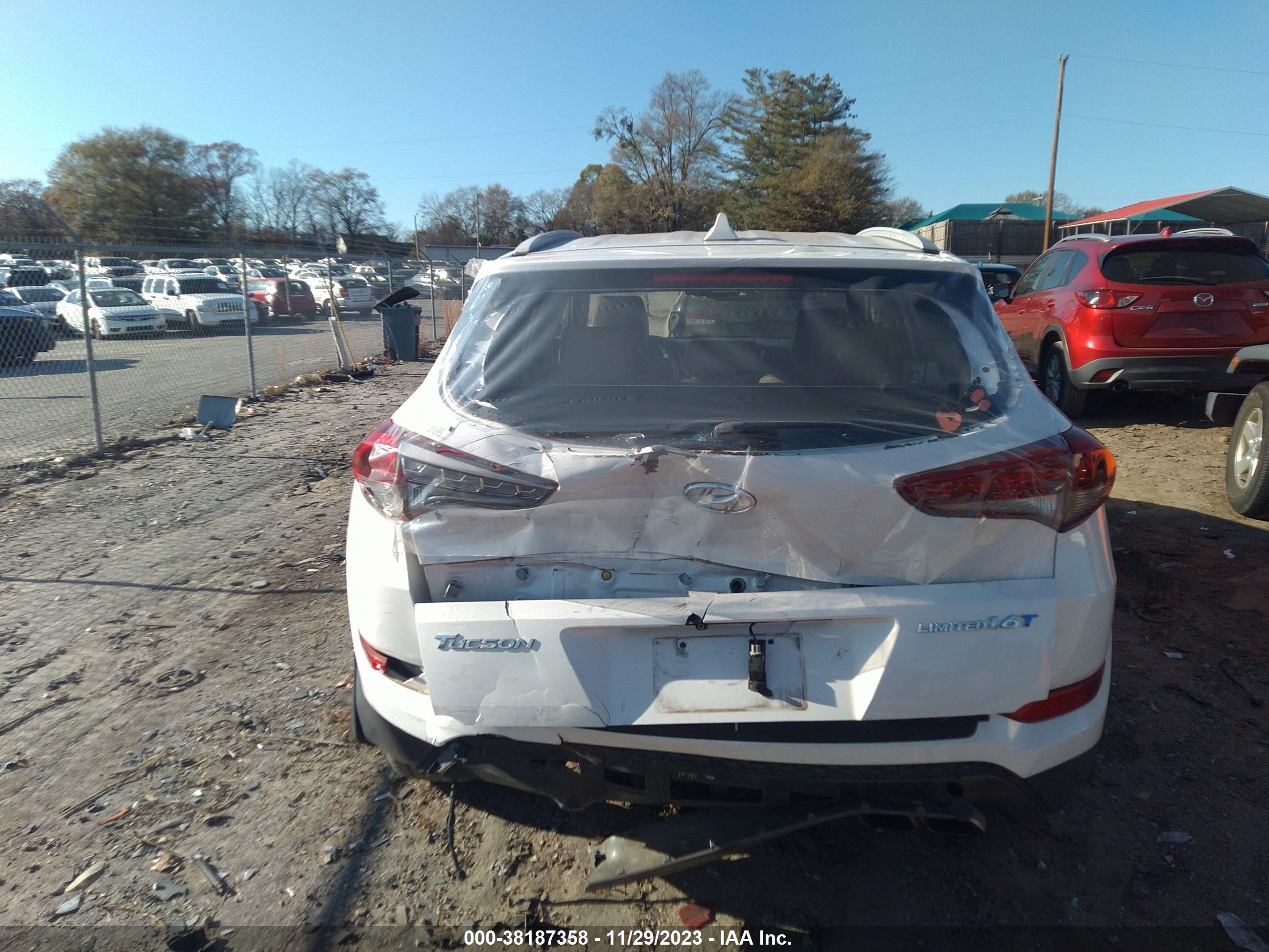 Photo 5 VIN: KM8J33A24GU030002 - HYUNDAI TUCSON 