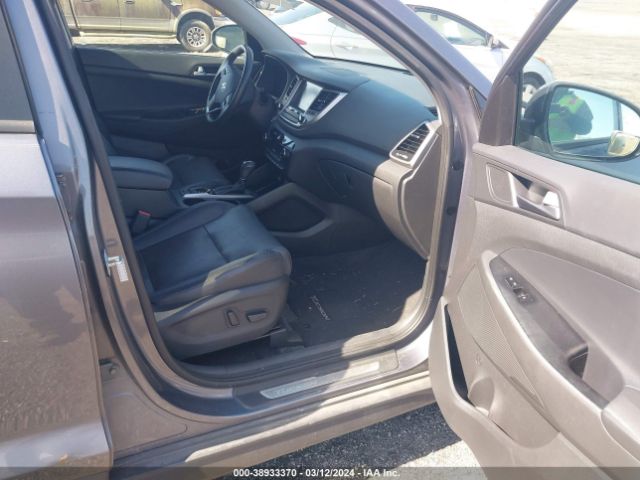 Photo 4 VIN: KM8J33A24GU131234 - HYUNDAI TUCSON 