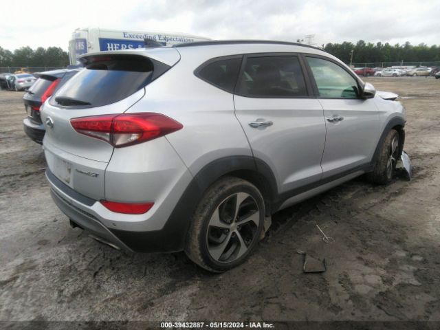 Photo 3 VIN: KM8J33A24HU315543 - HYUNDAI TUCSON 