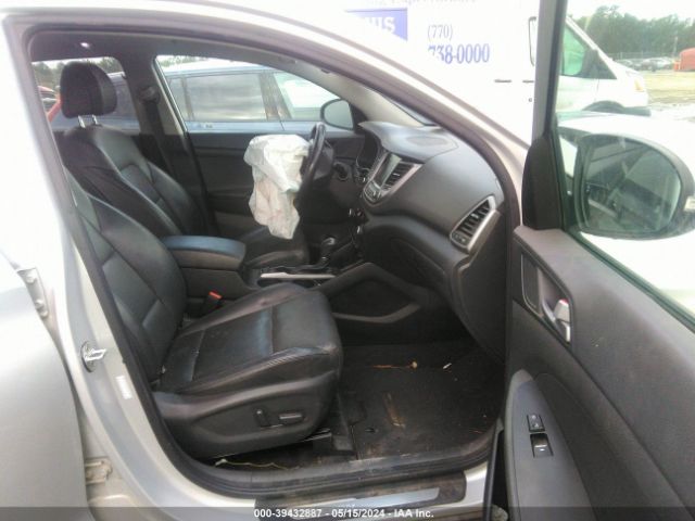 Photo 4 VIN: KM8J33A24HU315543 - HYUNDAI TUCSON 