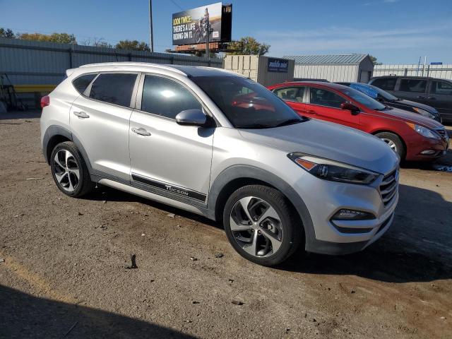 Photo 3 VIN: KM8J33A24HU323500 - HYUNDAI TUCSON LIM 