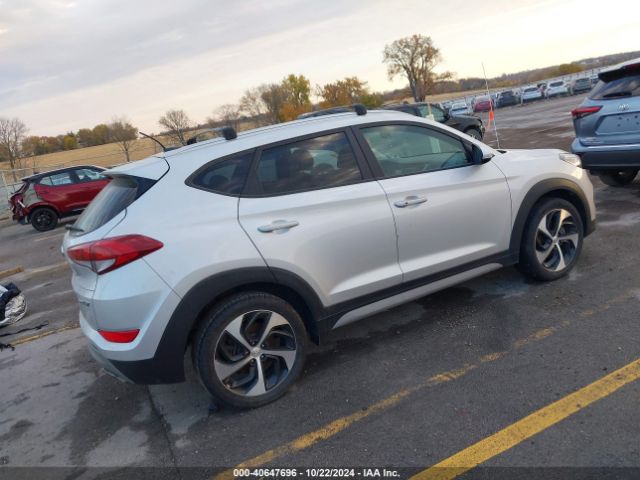 Photo 3 VIN: KM8J33A24HU563971 - HYUNDAI TUCSON 