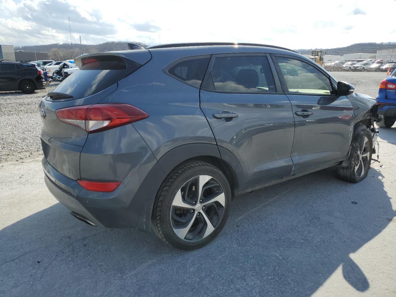 Photo 2 VIN: KM8J33A24JU645754 - HYUNDAI TUCSON 