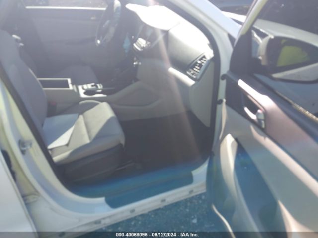 Photo 4 VIN: KM8J33A24JU705810 - HYUNDAI TUCSON 