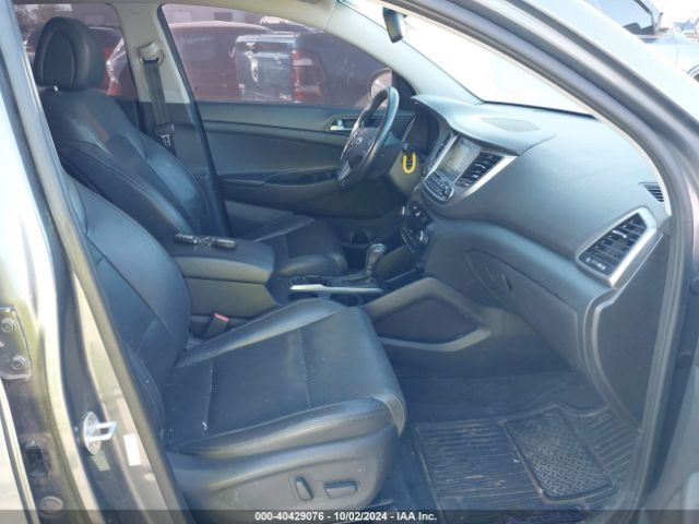 Photo 4 VIN: KM8J33A25GU096008 - HYUNDAI TUCSON 