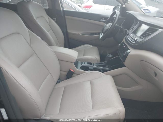 Photo 4 VIN: KM8J33A25HU437702 - HYUNDAI TUCSON 