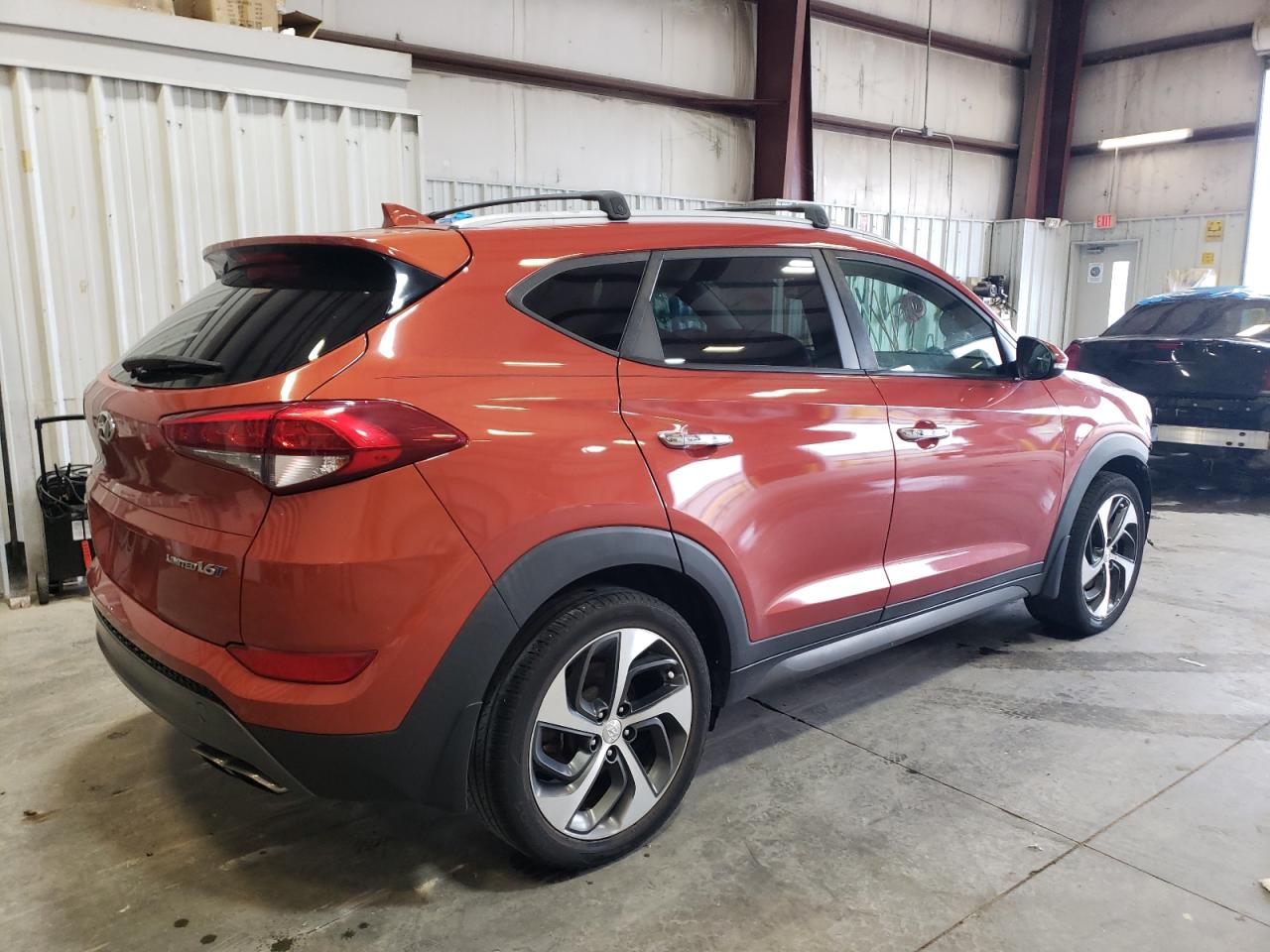 Photo 2 VIN: KM8J33A26GU167488 - HYUNDAI TUCSON 