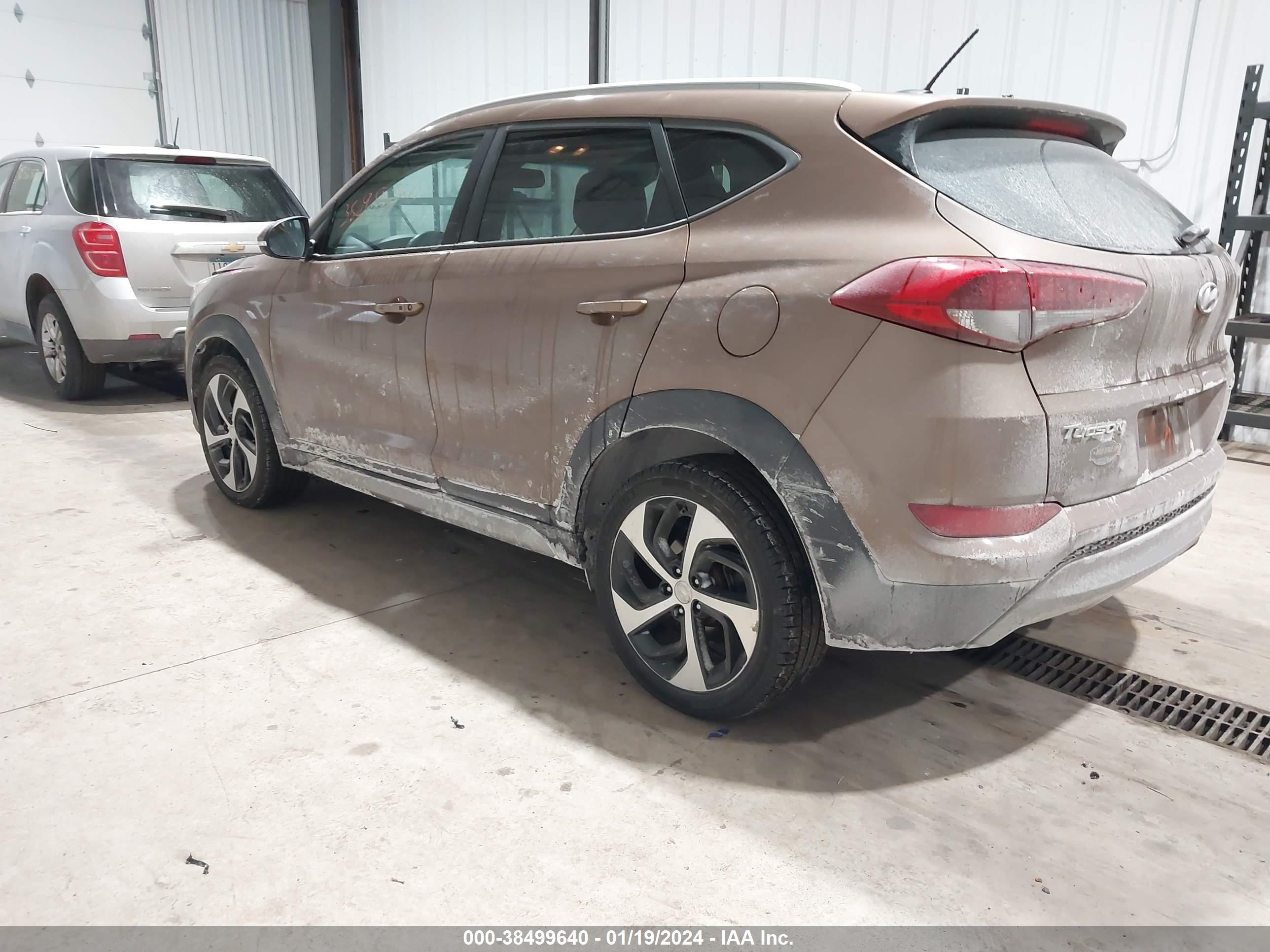 Photo 2 VIN: KM8J33A26HU378868 - HYUNDAI TUCSON 