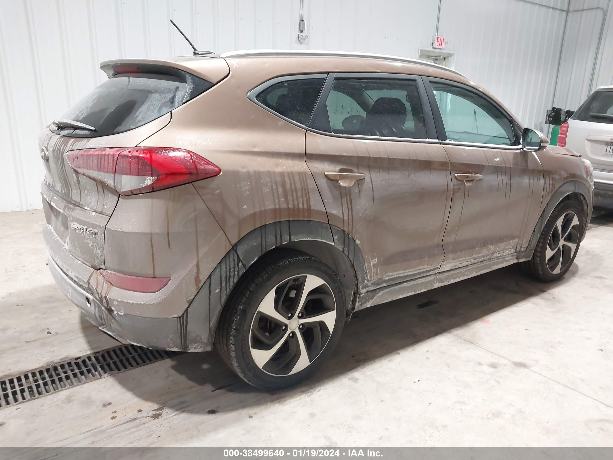 Photo 3 VIN: KM8J33A26HU378868 - HYUNDAI TUCSON 