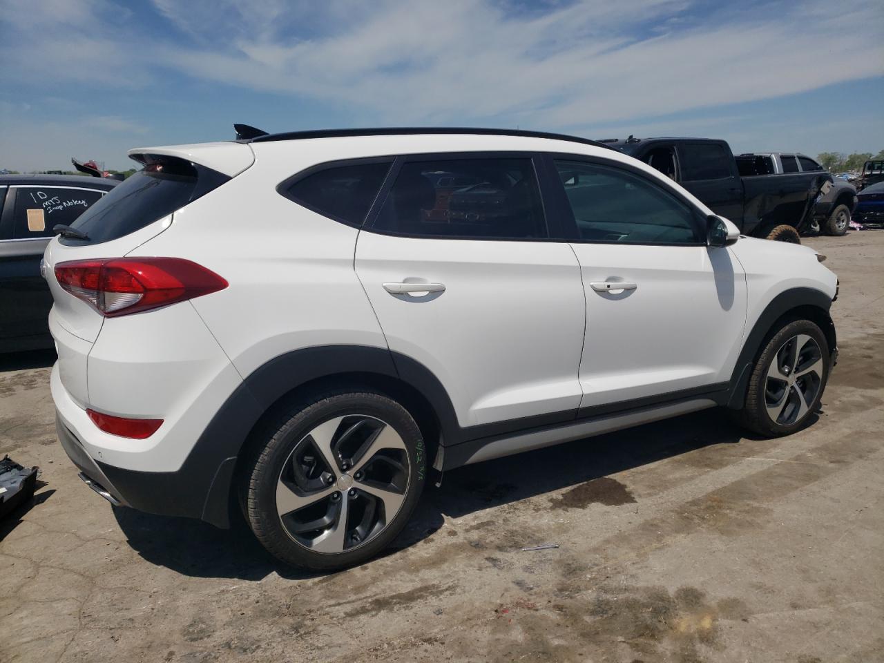 Photo 2 VIN: KM8J33A26JU694048 - HYUNDAI TUCSON 