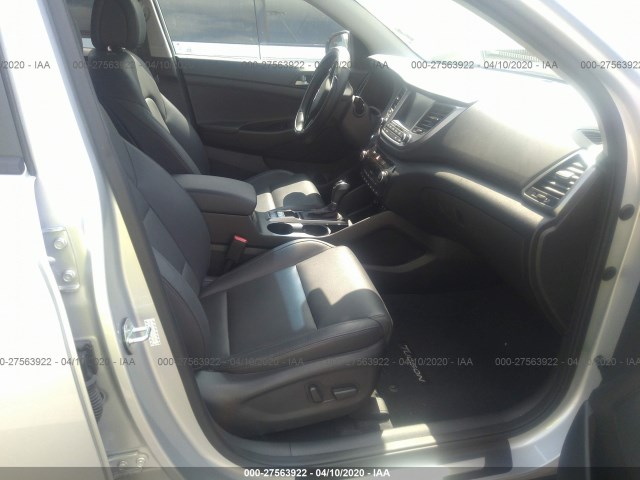 Photo 4 VIN: KM8J33A27GU222885 - HYUNDAI TUCSON 