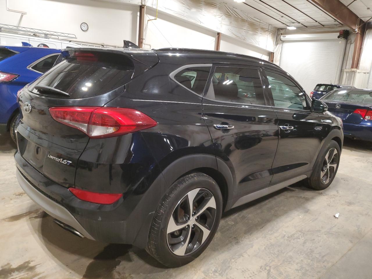 Photo 2 VIN: KM8J33A27HU303631 - HYUNDAI TUCSON 