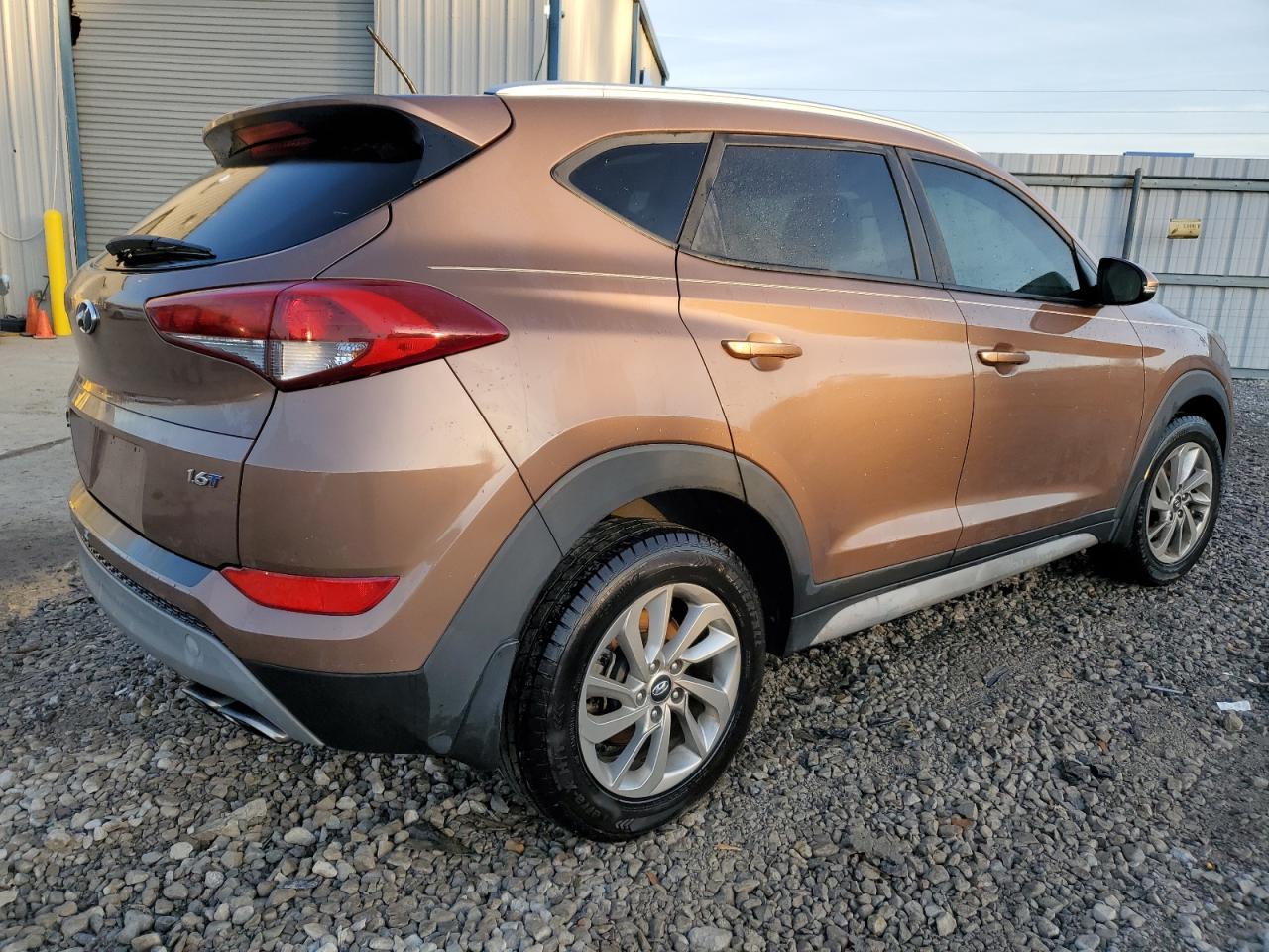 Photo 2 VIN: KM8J33A27HU370813 - HYUNDAI TUCSON 