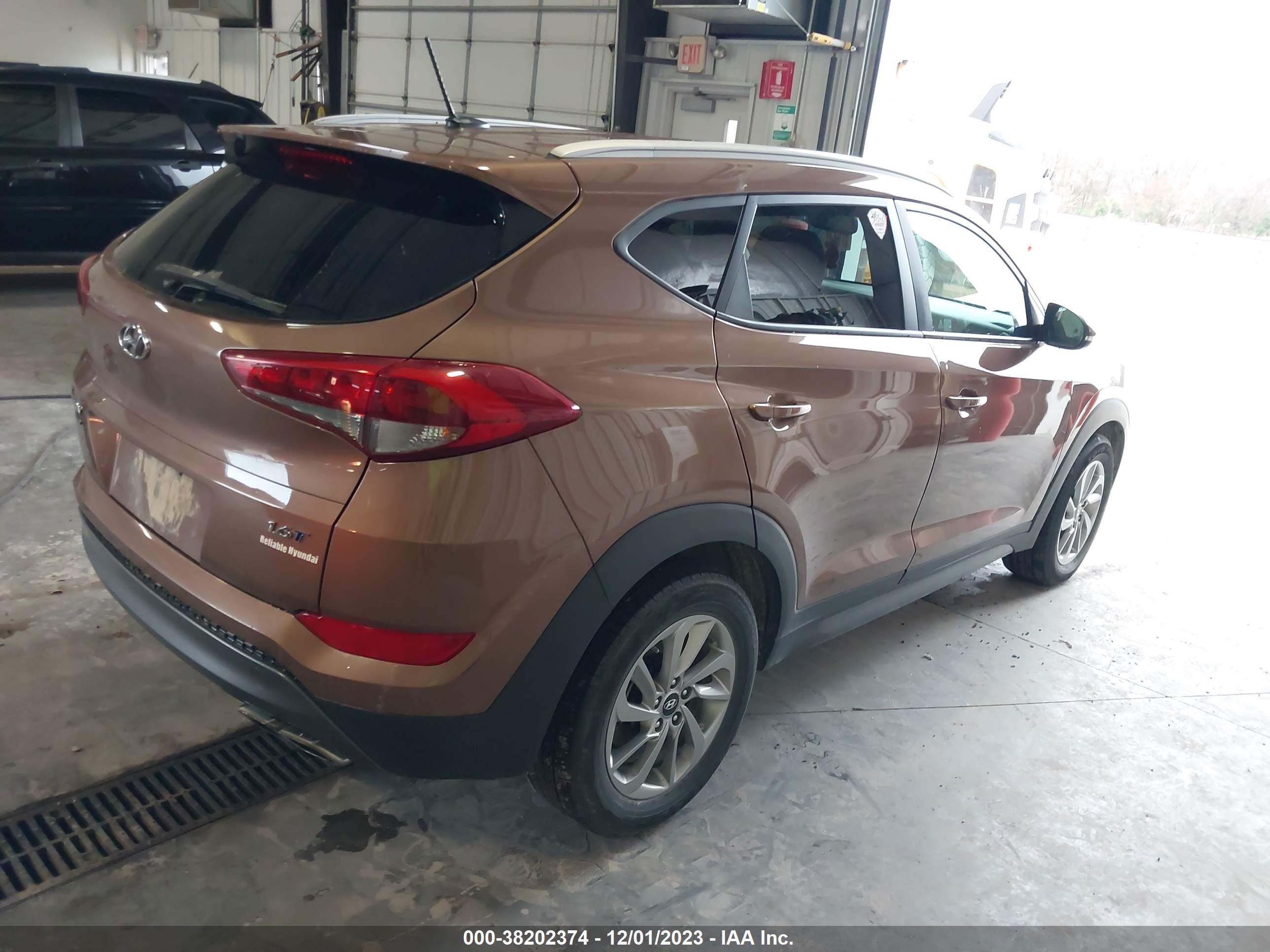 Photo 3 VIN: KM8J33A28GU187953 - HYUNDAI TUCSON 