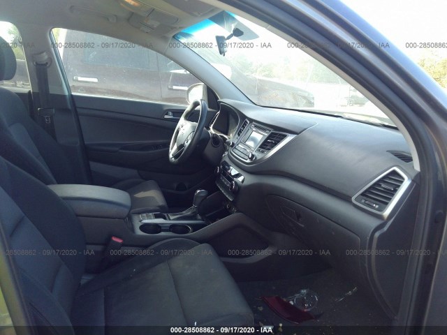 Photo 4 VIN: KM8J33A28GU200507 - HYUNDAI TUCSON 