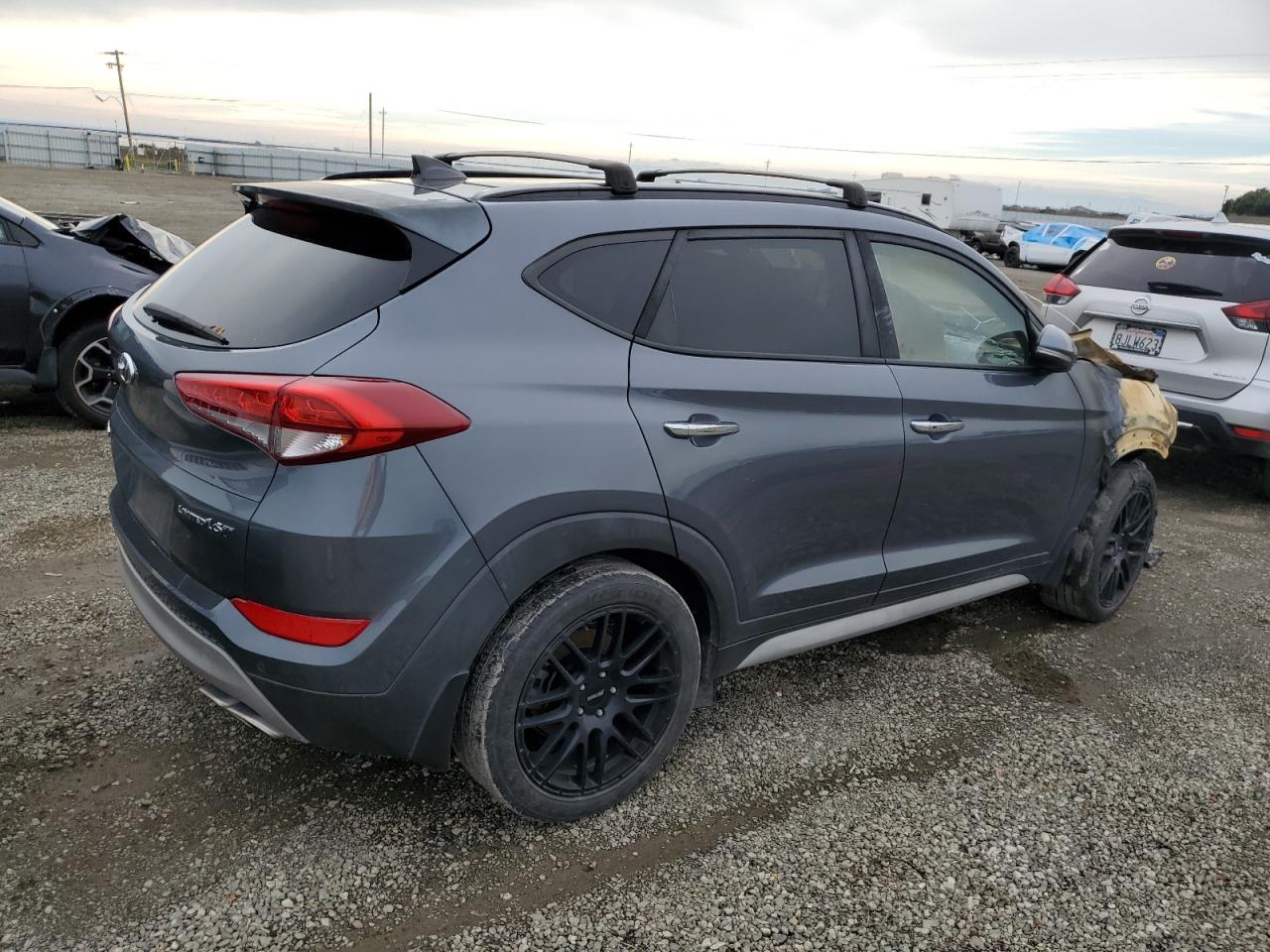 Photo 2 VIN: KM8J33A28JU607038 - HYUNDAI TUCSON 