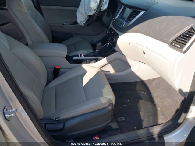 Photo 4 VIN: KM8J33A28JU728765 - HYUNDAI TUCSON 