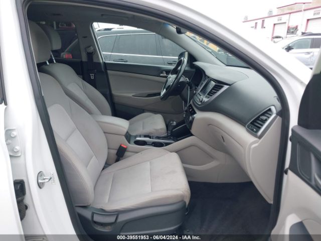 Photo 4 VIN: KM8J33A28JU821236 - HYUNDAI TUCSON 