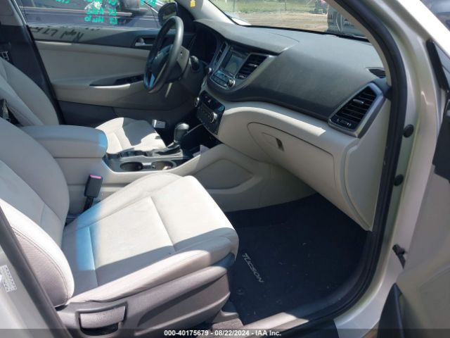 Photo 4 VIN: KM8J33A29GU161636 - HYUNDAI TUCSON 