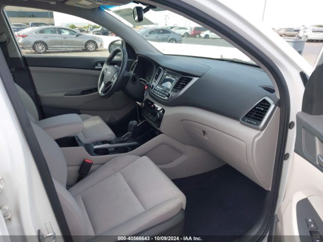 Photo 4 VIN: KM8J33A29HU573251 - HYUNDAI TUCSON 