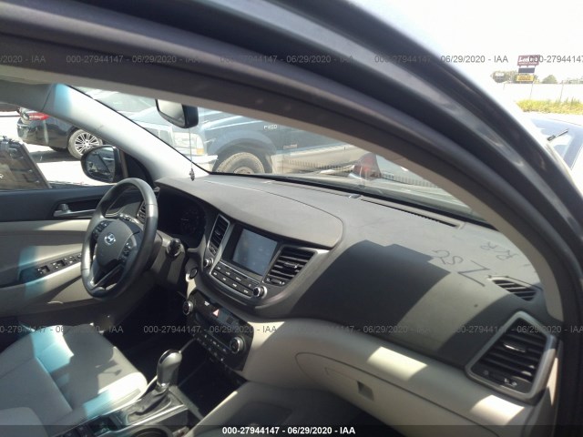 Photo 4 VIN: KM8J33A29JU675946 - HYUNDAI TUCSON 