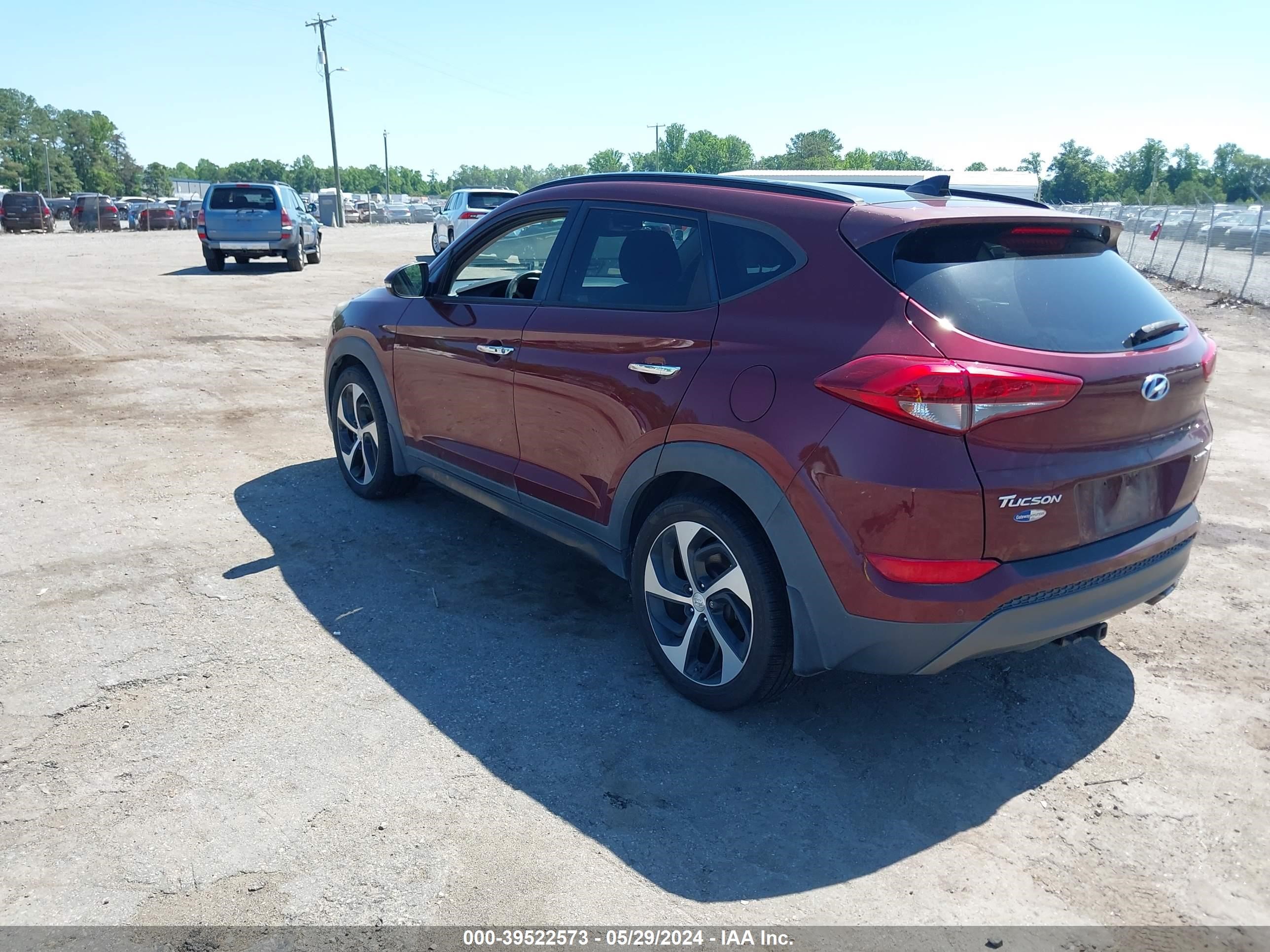 Photo 2 VIN: KM8J33A2XGU076823 - HYUNDAI TUCSON 