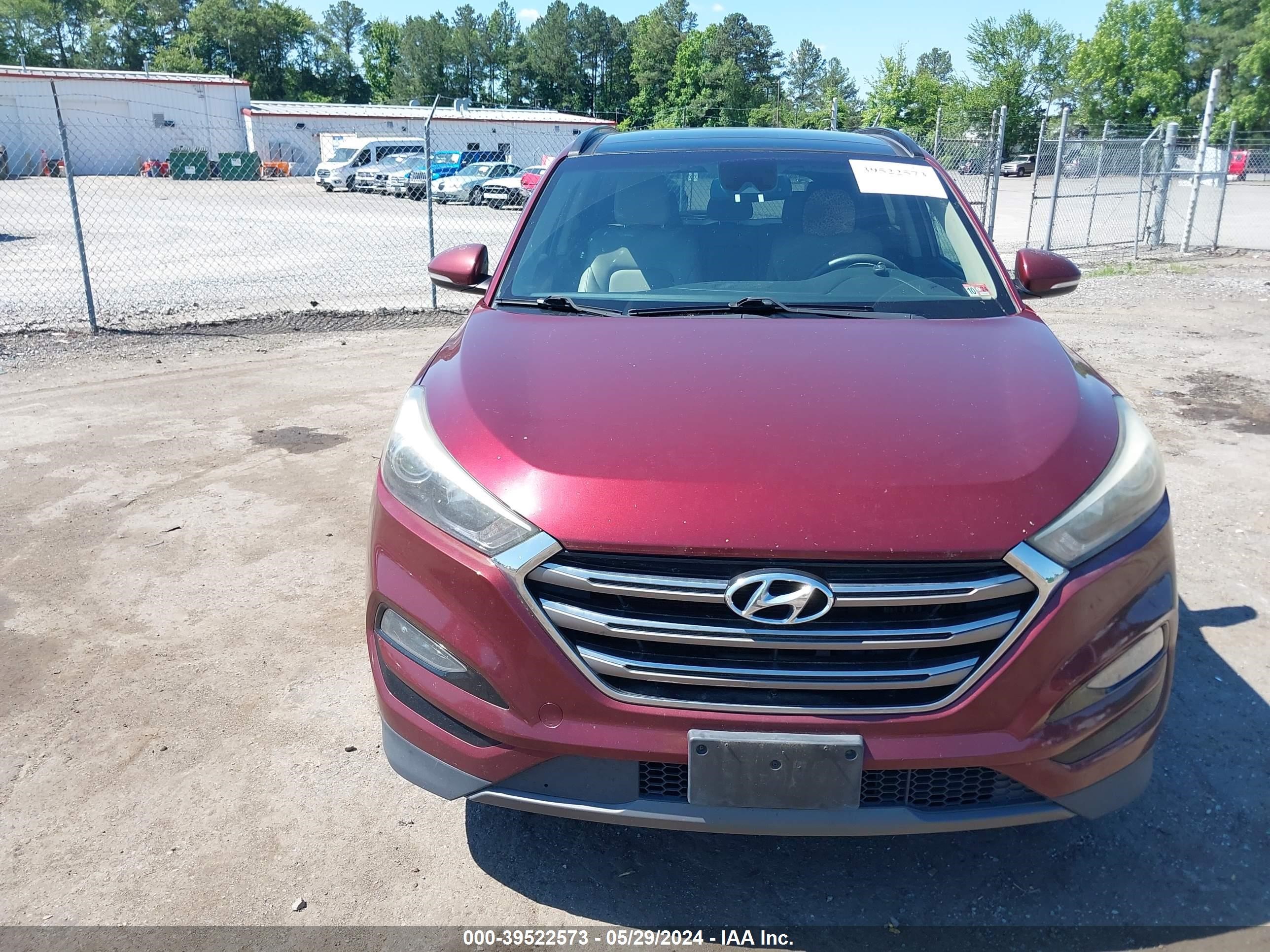 Photo 5 VIN: KM8J33A2XGU076823 - HYUNDAI TUCSON 