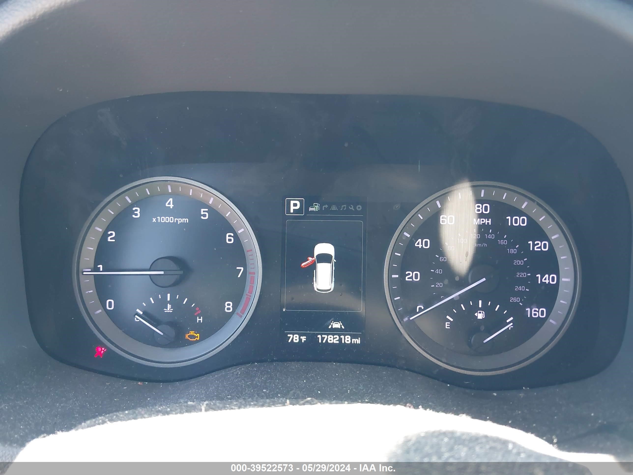 Photo 6 VIN: KM8J33A2XGU076823 - HYUNDAI TUCSON 