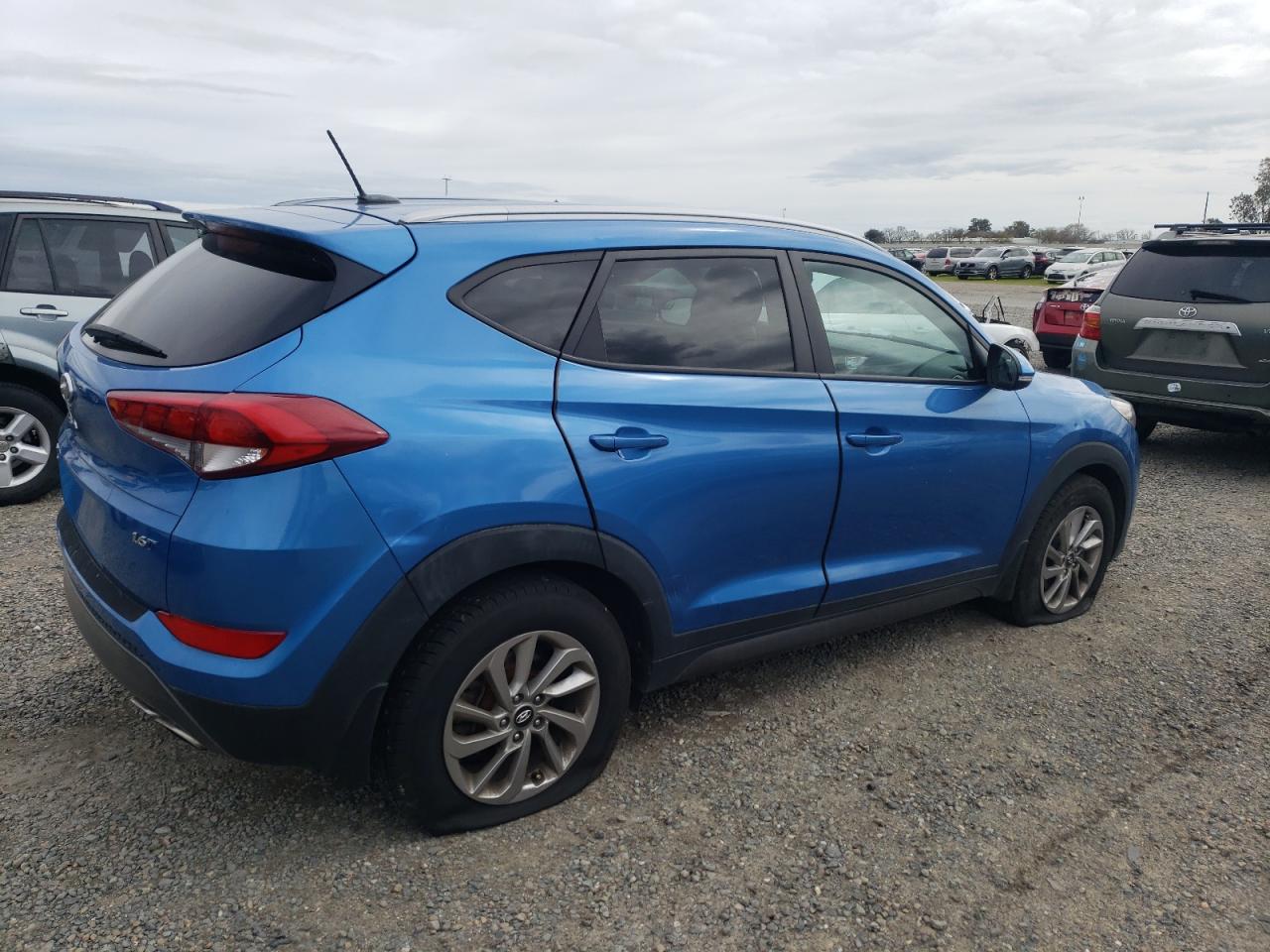 Photo 2 VIN: KM8J33A2XGU125776 - HYUNDAI TUCSON 