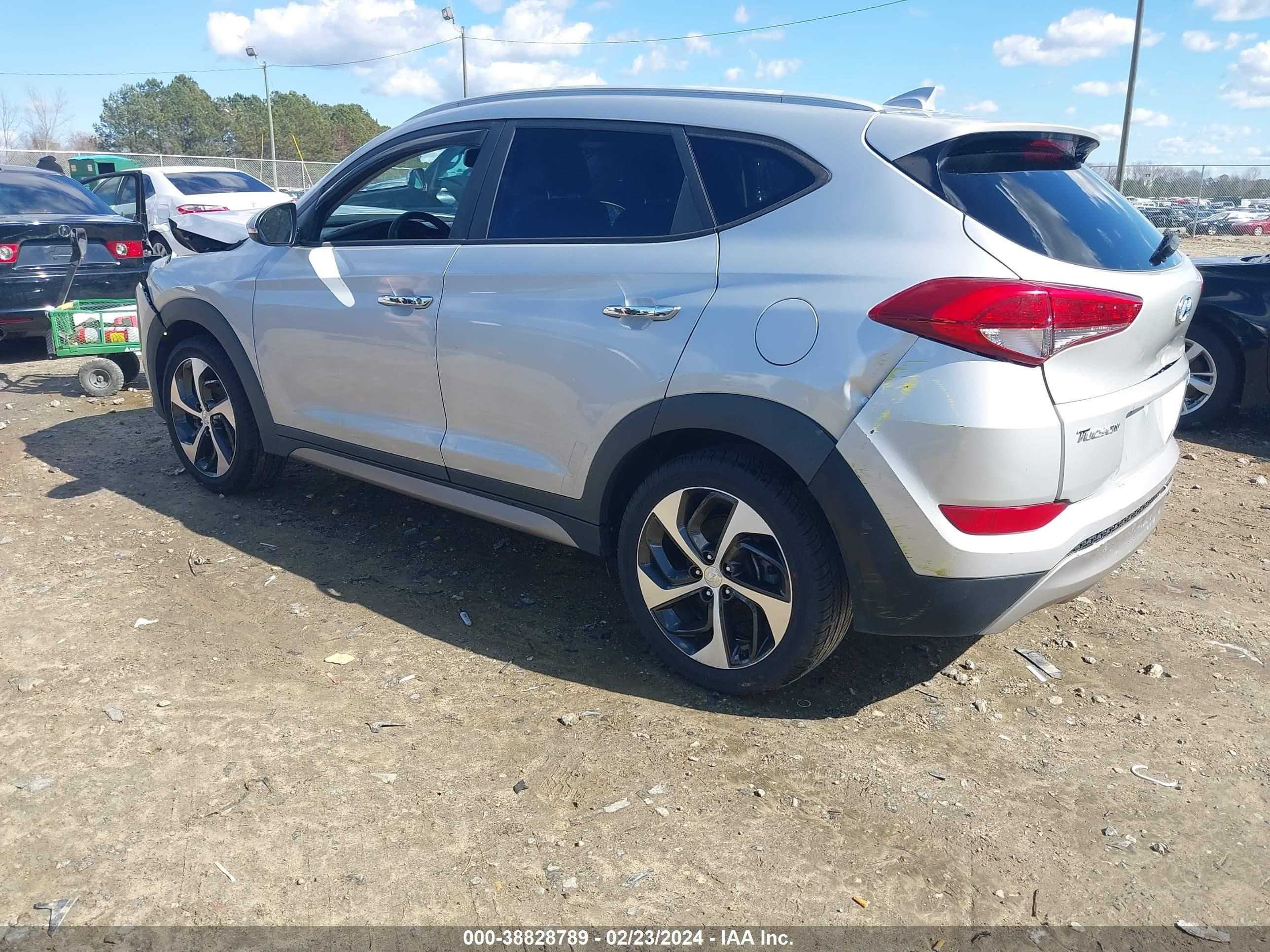 Photo 2 VIN: KM8J33A2XHU278787 - HYUNDAI TUCSON 