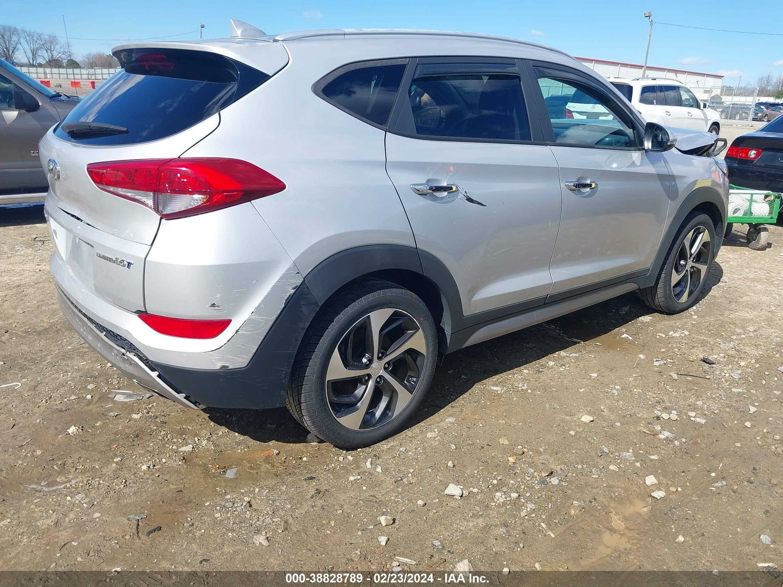 Photo 3 VIN: KM8J33A2XHU278787 - HYUNDAI TUCSON 