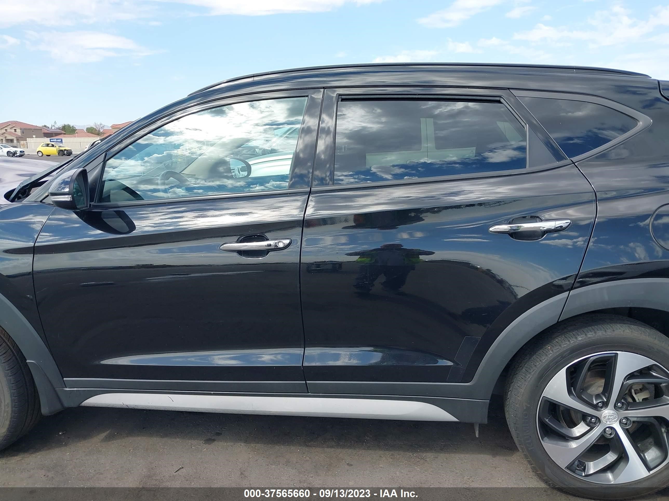 Photo 13 VIN: KM8J33A2XHU371826 - HYUNDAI TUCSON 