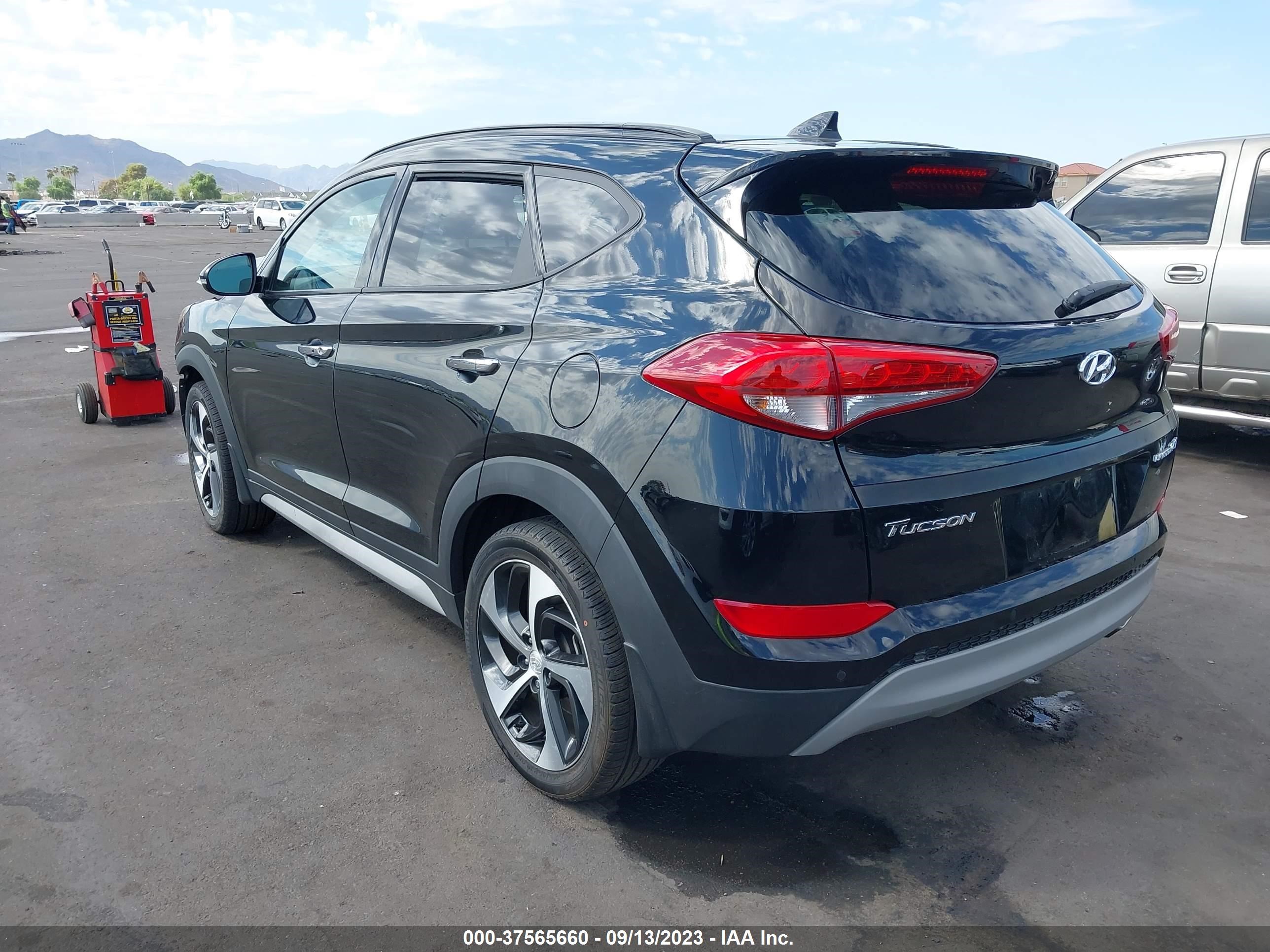 Photo 2 VIN: KM8J33A2XHU371826 - HYUNDAI TUCSON 