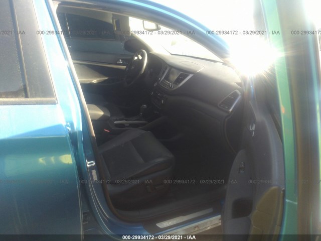 Photo 4 VIN: KM8J33A2XHU497930 - HYUNDAI TUCSON 