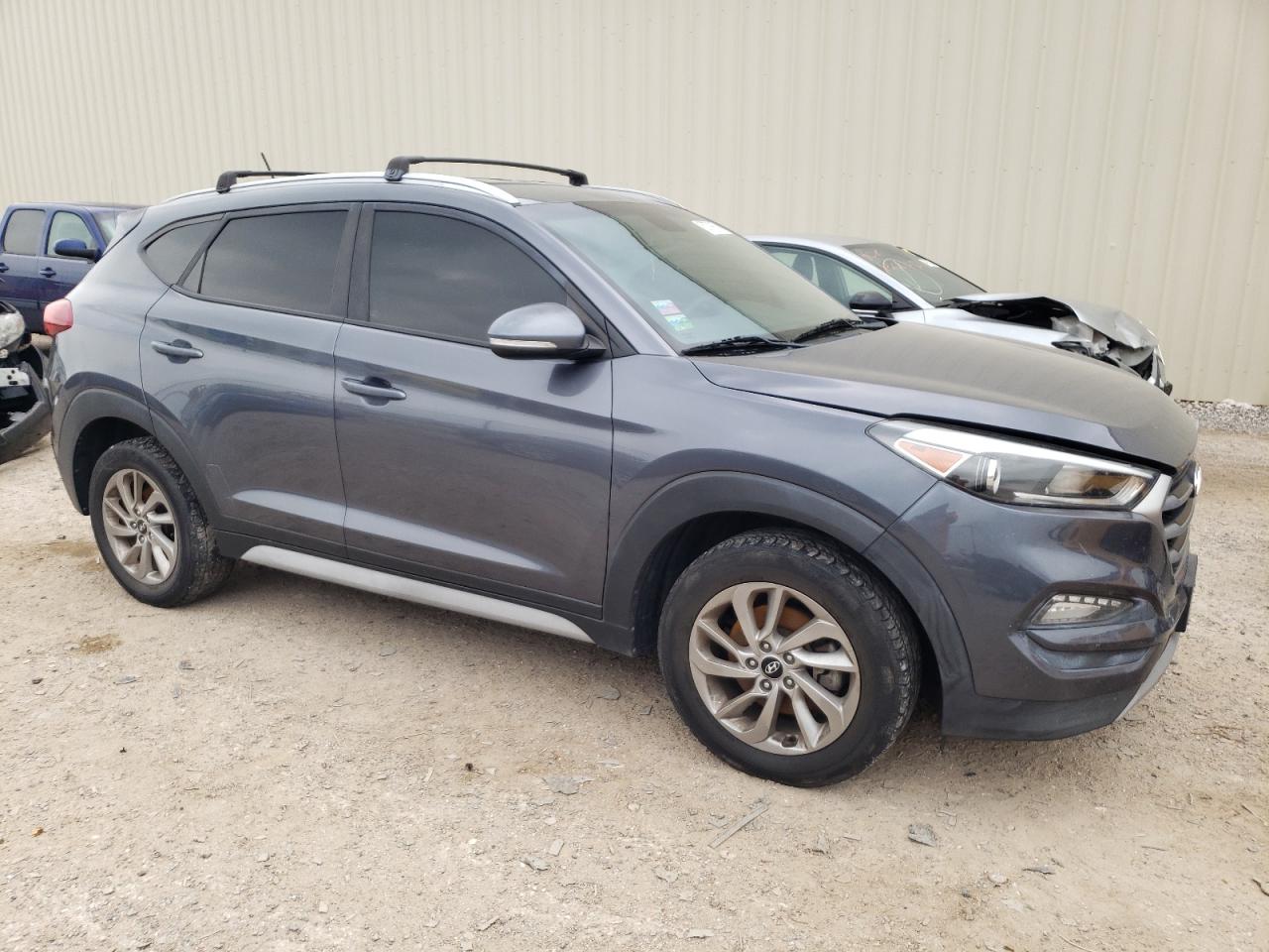 Photo 3 VIN: KM8J33A2XHU538637 - HYUNDAI TUCSON 