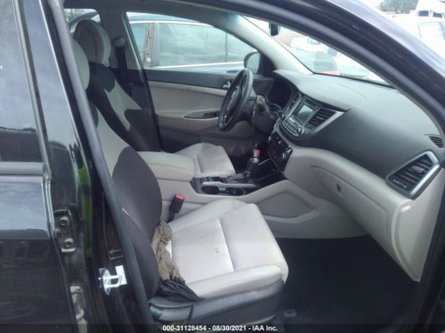 Photo 4 VIN: KM8J33A2XHU566812 - HYUNDAI TUCSON 