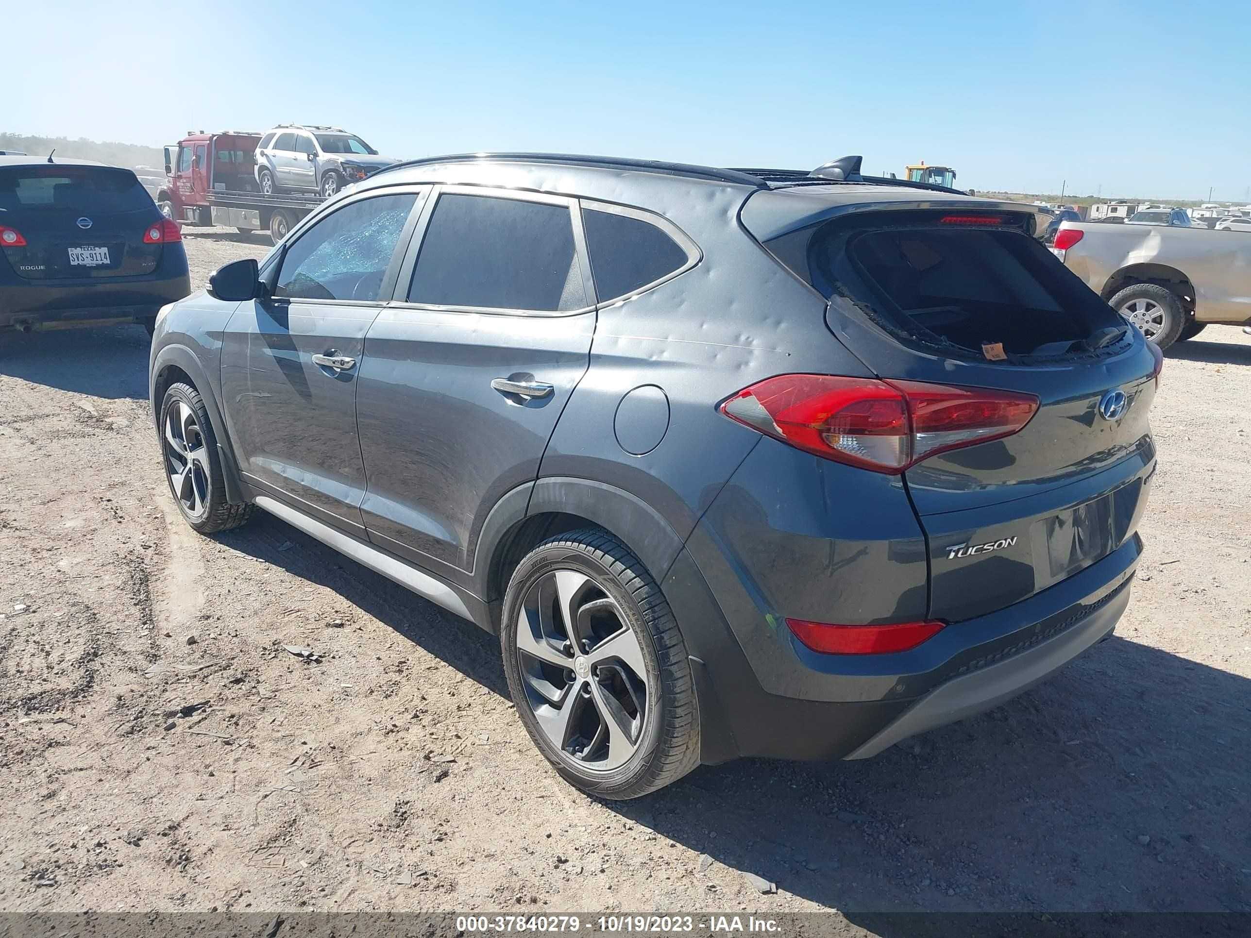 Photo 2 VIN: KM8J33A2XJU609986 - HYUNDAI TUCSON 