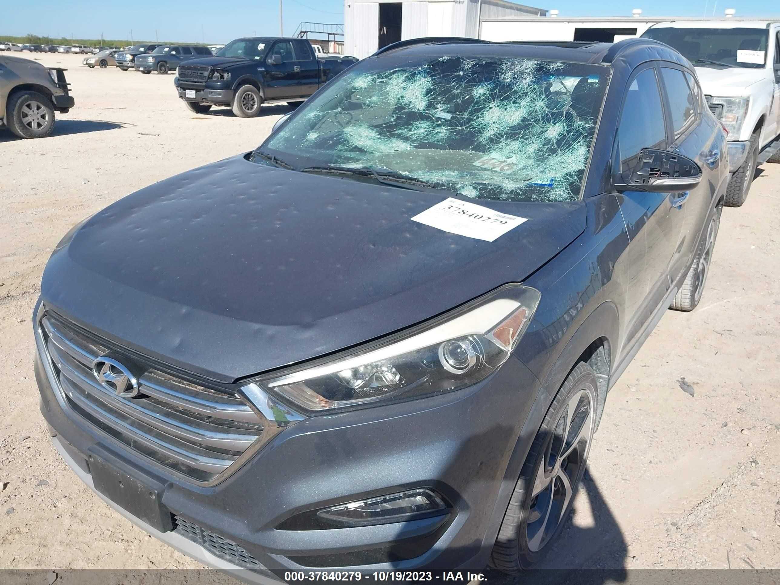 Photo 5 VIN: KM8J33A2XJU609986 - HYUNDAI TUCSON 