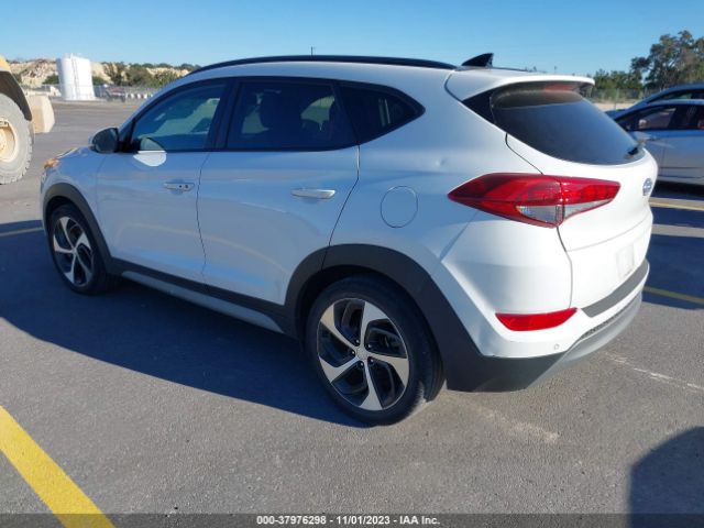 Photo 2 VIN: KM8J33A2XJU689757 - HYUNDAI TUCSON 