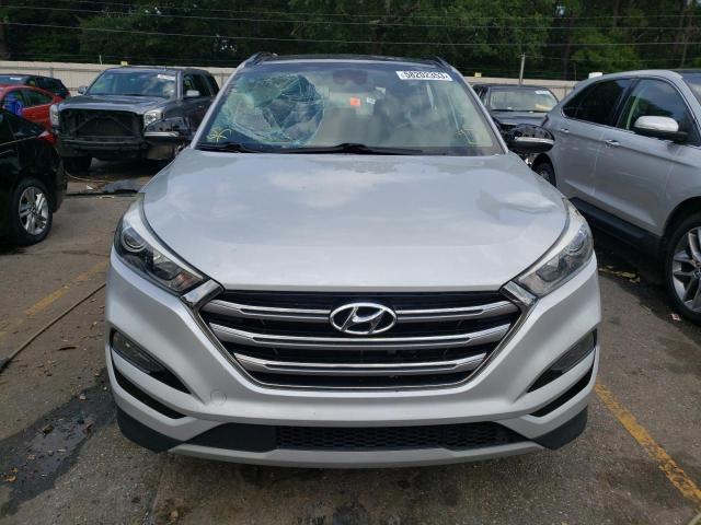 Photo 4 VIN: KM8J33A2XJU704872 - HYUNDAI TUCSON VAL 